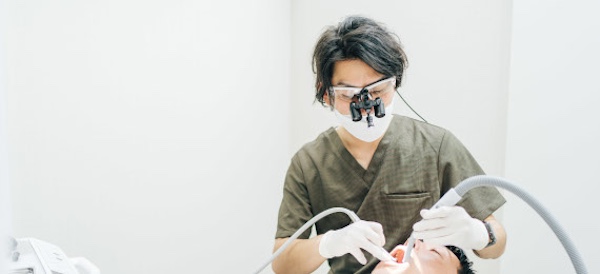 渋谷マロン歯科Tokyo｜当院佐藤院長が歯科医師向けセミナーに登壇、「抜歯即時インプラント」など難易度の高い治療について｜インプラントのイメージ画像